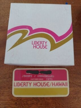 Vintage 1970s Hawaii Liberty House Box with Pink and Gold Graphic